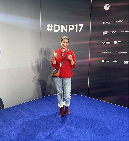 Smyrna team member on stage at the German Sustainability Award event